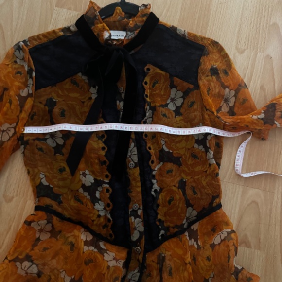 Coach 100% silk blouse - Picture 7 of 8